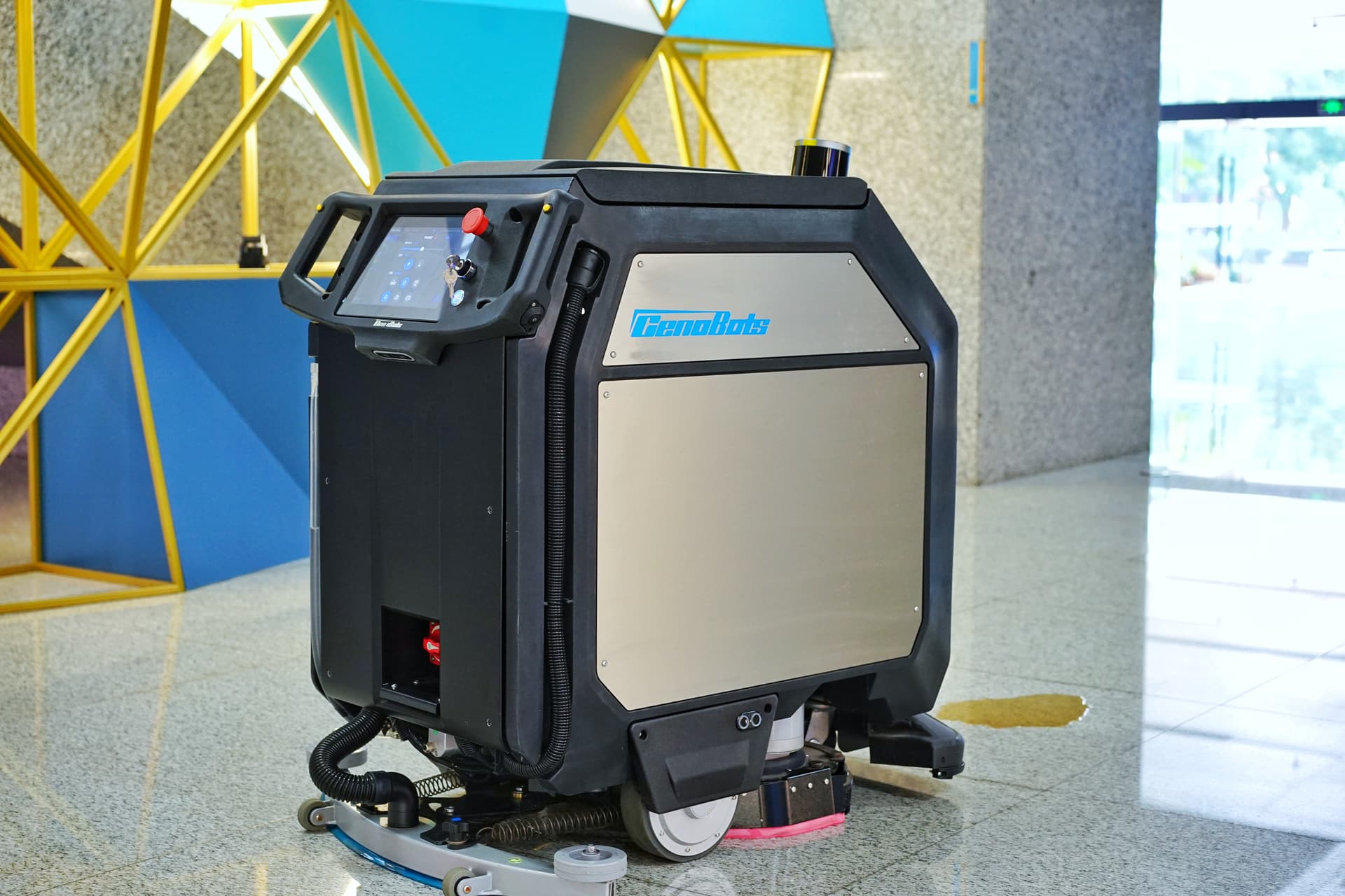 CenoBots L50 Scheuersaugroboter bei der intelligenten 3D-LiDAR-Navigation